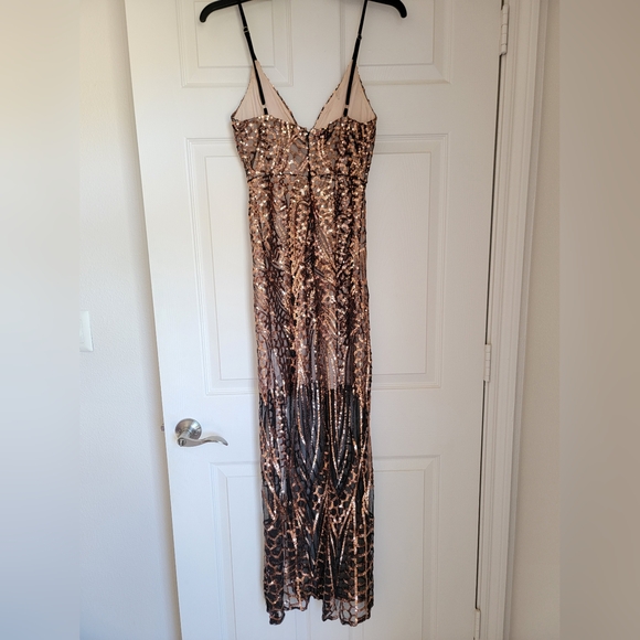 Elegant Gold Sequin Gown - Angel Biba - Size US 2 - Picture 4 of 13